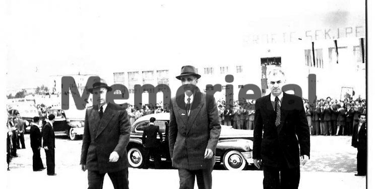 “Po ja…, edhe ne 10 korrikun po festojmë këtu në Brrakë…”/ Kur gjeneral Spiro Moisiu refuzoi Enverin dhe s’shkoi në ‘Pallatin e Brigadave’