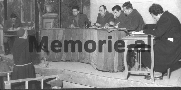 “Pjerin Kçira, ish-hetues i pushkatuem për shpërndarje traktesh kundra pushtetit, tha në gjyq: ‘armët në Kishë i ka fut Sigurimi…”/ Dëshmia e Padër Leon Kabashit