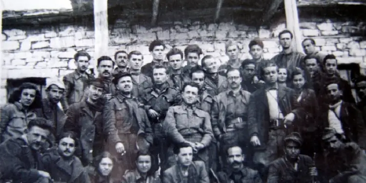 “Ramiz Alia la në mes vitin e dytë në gjimnazin e Tiranës dhe në luftë ishte i panjohur…”/ Dëshmia e rrallë e ish-zëvëndësit të Koci Xoxes