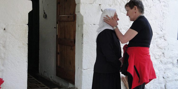 “Shqipëria Veriore nga Petrela në Jezercë-Një copë Europë Jugore e harruar”/ Albumi Dr. Graff, humanistes austriake e dekoruar nga Helmut Khol dhe Gorbaçov