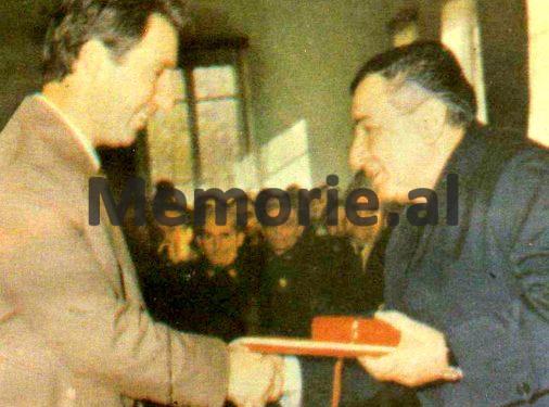 “Në Durrës ka agjentura të huaja, peshkatarët tanë shkëmbejnë plaçka me italianët në det dhe…”/ Raporti “sekret” për Ramiz Alinë