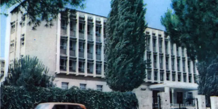 La Gazzetta del Mezzogiorno: “Kapiteni i “Dukati”-it u la i lirë nga gjykata e Brindisit, pasi në Durrës ai jetonte 17 vetë në dy dhoma…”/ Arratisja e bujshme në ’89-ën