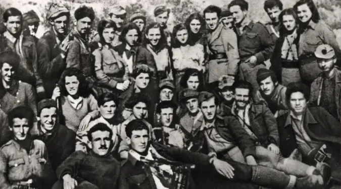 “Ramiz Alia la në mes vitin e dytë në gjimnazin e Tiranës dhe në luftë ishte i panjohur…”/ Dëshmia e rrallë e ish-zëvëndësit të Koci Xoxes