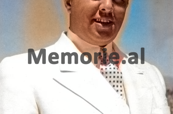 “21 korrik 1969, anija kozmike “Apollo-11” zbriti në hënë. Uljen e saj po e shikojmë në televizor, kthimin s’e pashë se fjeta, por fatkeqësi që…”/ Kur Enveri ndiqte live garën hapsinore