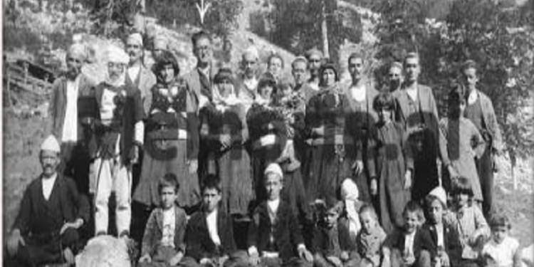 “After 30 years, I met Çabej, I gave him my hand even though he was not with us, but he did not commit crimes like Ernest Koliqi that…”  The writing of ’61 in “Shejzat”, where Enver accuses Koliqi