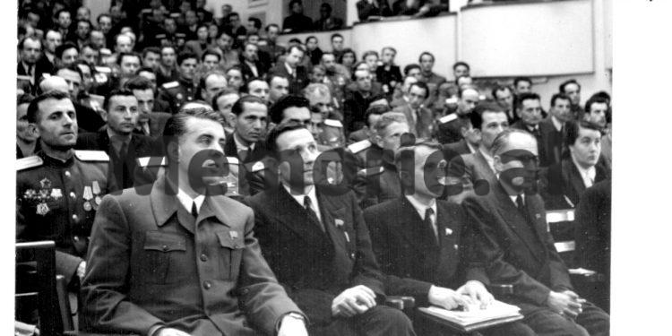 Letra për Mehmet Shehun: “Në kampin e Laçit, trupin e të vrarit që u arratis, e lanë 24 orë në oborr te këmbët e të burgosurve dhe…”/ Denoncimi i Bedri Spahiut nga burgu