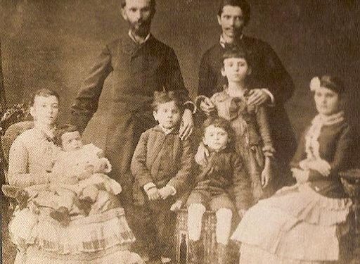 “Me porosinë e Naim Frashërit, gjyshi im hapi shkollat shqipe në krahinën e Dangëllisë, por regjimi komunist na…” / Dëshmia e rrallë e të birit të oficerit të Zogut