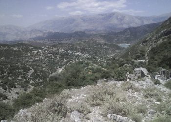 “Pse i shkrova poezitë e para kundër regjimit komunist dhe si i zbuloi ato Sigurimi në shtëpinë time, pasi…”/ Dëshmia nga SHBA-ve e të arratisurit në ’85-ën