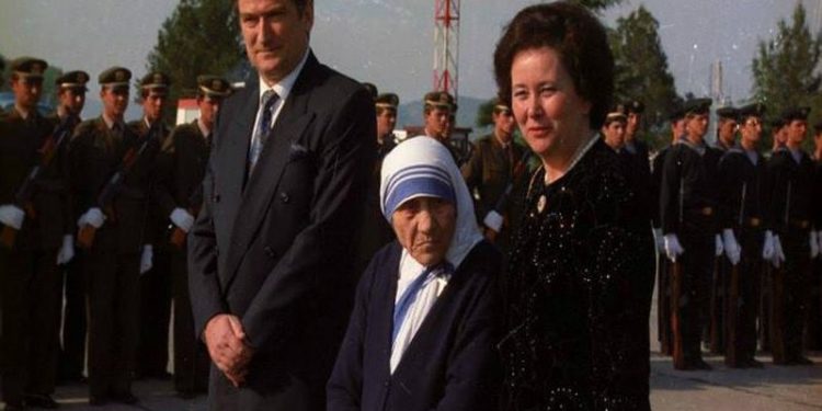 Një udhëtim virtual me Shenjtoren në kohë, nga një cep i botës në tjetrin