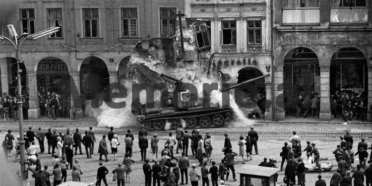 “Ushtria jugosllave po përqendrohet në kufijtë tanë, ka lëvizje aeroplanësh afër Shkodrës dhe…”/ Raporti sekret, përgjimet e ‘Shtëpisë me gjethe’, pas ngjarjeve të Çekisë në ’68-ën