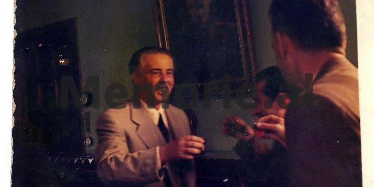 “Unë njeriu i Sigurimit që provoja ushqimin e Enverit e familjes së tij dhe dëshmova në gjyq ndaj Hazbiut e Feçorit, ku…”/ Dëshmia e rrallë e oficerit që tentoi vetvrasjen