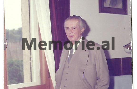 Ditari i Enverit: “Monarko-fashistët po ushtrojn terror ndaj komunistëve, kanë arrestuar Glezos, i dhashë urdhër Ushtrisë në Jug që…”/ Komentet mbi konfliktin greko-turk