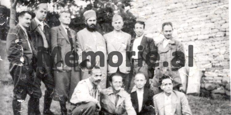 “Gjyshi im, ish-deputet i Monarkisë, shpëtoi Enverin nga ballistët, por e vdiqën në tortura në 1947…”/ Historia tragjike e besnikut të Zogut, që fitoi si deputet edhe në ‘45-ën