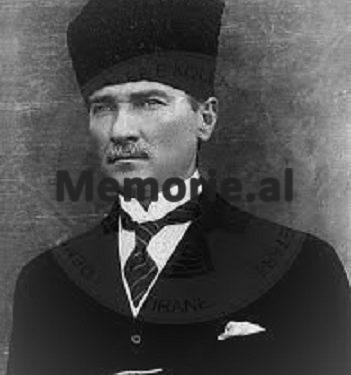 “Shok me Ataturkun, Ismail Qemali e emëroi Shef i Shtatmadhorisë, Zogu e dënoi me vdekje, Enveri e la të vdiste në mjerim, se tha për Stalinin…”/ Historia e rrallë