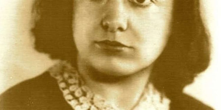 “E ke shkruar gabim adresën, duhet: ‘shokut Enver Hoxha….’, i tha çentralisti Rrëshenit, gruas që…”/ Ngjarja e panjohur me Musine Kokalarin?