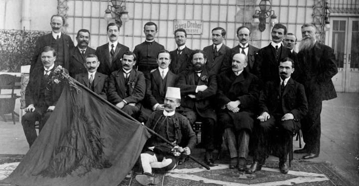 “Noli mëndje cekët e shpuri vendin buzë varrit, Zogu, fisnik e me karakter, fati e kish shënjuar për Shqipërinë…”/ Shkrimi i Konicës në ’26-ën te gazeta “Dielli”