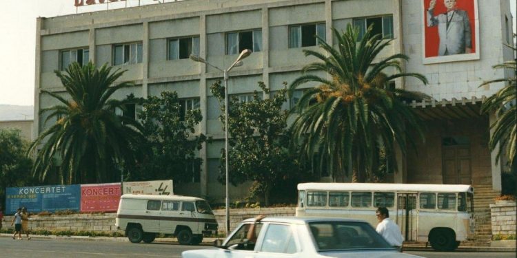 “Pas lirimit nga Spaçi, kërkova ta kaloja natën në qelitë e Degës së Sarandës, pasi s’na pranuan në hotel, por…”/ Dëshmia e rrallë nga SHBA-ve, e të arratisurit në ’85-ën