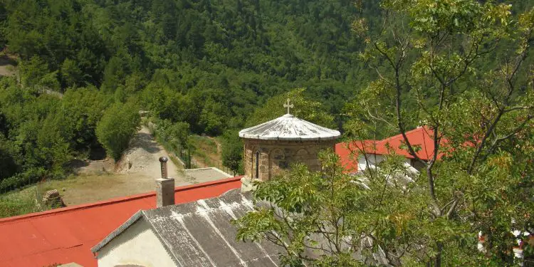 “Si e kalova kufirin i uritur dhe i zhuritur nga etja, këmbëzbathur dhe i veshur me zhele, ku një prift më gjeti gjysmë të vdekur…”/ Dëshmia e rrallë e të arratisurit në ’85-ën