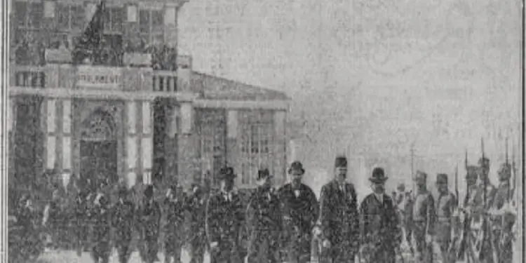 1 shtator 1928, kur u ndërrua forma e regjimit, nga Republikë në Monarki, dhe Ahmet Zogu u shpall Mbret i Shqiptarëve…\ Historia e panjohur dhe deklarata e Zogut në “THE ILY EXPRESS”