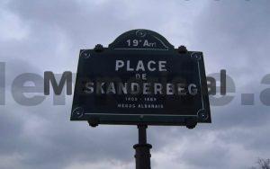 In 1978, Jacques Chirac christened a square in Paris called “Skanderbeg” in gratitude to Lec Shllaku and Isa Ndreu, the two Albanians who financed the mayoral election campaign…