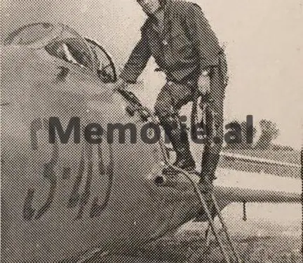 “Pasi u ngritëm të dy në ajër, ai humbi kontrollin dhe avioni i tij u ngul…”/ Dëshmia e kolegut për pilotin vlonjat