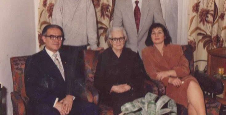 “Gjyshi i dha arkën me flori Ismail Qemalit që e emëroi ministër të Luftës, kurse babai u burgos dhe shiste nallane në Shkodër…”/ Historia tragjike e Derrallave