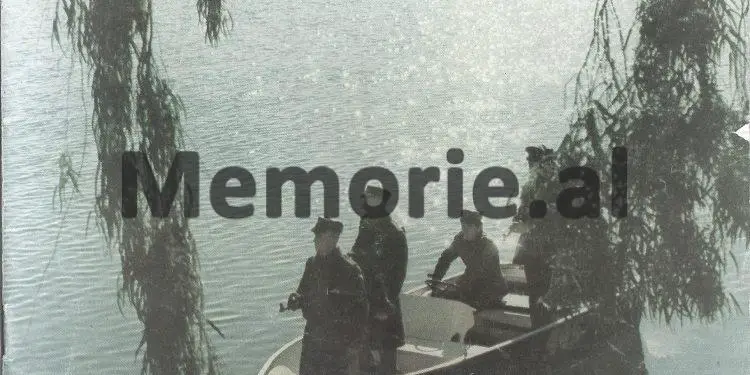 “Kufitarë e popull, gjithnjë pranë njëri tjetrit” (foto nga periudha e komunizmit)