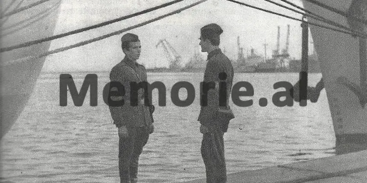 “Kufitarë e popull, gjithnjë pranë njëri tjetrit” (foto nga periudha e komunizmit)