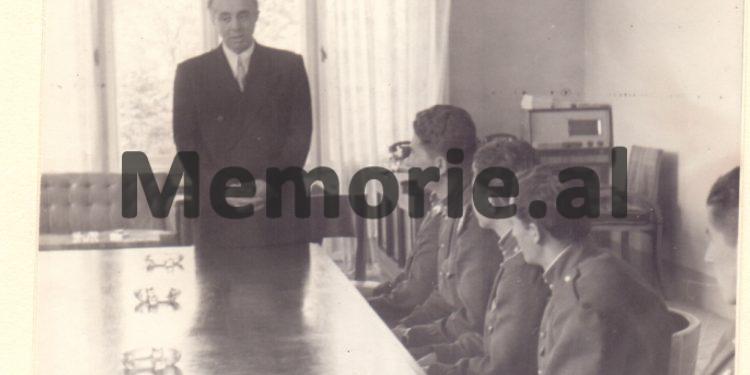 “Si tentuan të më helmonin në burgun e Tiranës, si Tuk Jakovën, pas pyetjeve që i bëra ambasadorit sovjetik dhe Mehmet Shehut…”/ Dëshmitë e rralla të ish-burgosurit