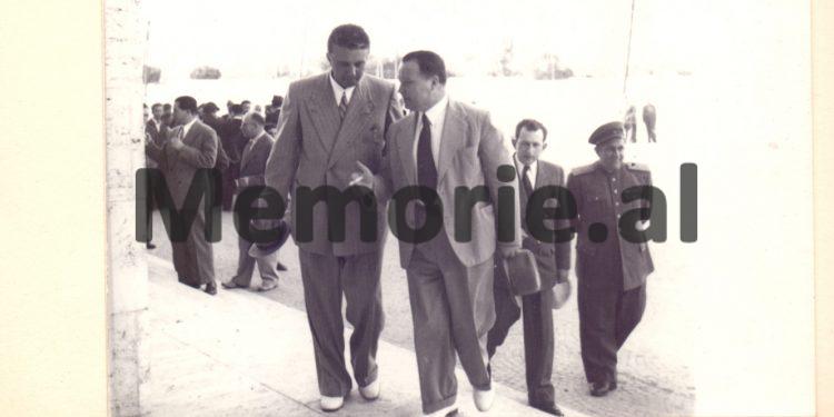 “Si tentuan të më helmonin në burgun e Tiranës, si Tuk Jakovën, pas pyetjeve që i bëra ambasadorit sovjetik dhe Mehmet Shehut…”/ Dëshmitë e rralla të ish-burgosurit