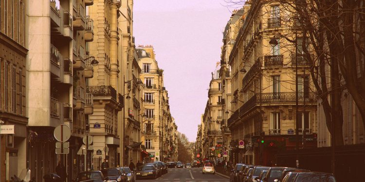 Fotot e panjohura / Selia e ambasadës shqiptare në Paris dhe emrat e oficerëvë të Sigurimit të Shtetit (Zbulimi Politik) që shërbyen aty nga viti 1945, deri në 1991-in