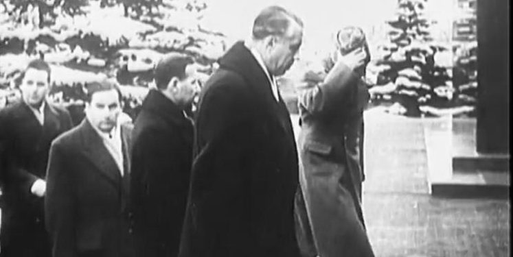 “Ambasada jonë përgjohet nga sovjetikët me anë aparaturash speciale prej 3 vitesh, që kur ajo hyri në ndërtesën e…”/ Ditari i panjohur i Enverit për ‘Mbledhjen e 81 partive’