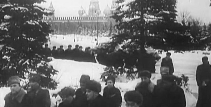 “Ambasada jonë përgjohet nga sovjetikët me anë aparaturash speciale prej 3 vitesh, që kur ajo hyri në ndërtesën e…”/ Ditari i panjohur i Enverit për ‘Mbledhjen e 81 partive’