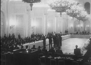 “Ambasada jonë përgjohet nga sovjetikët me anë aparaturash speciale prej 3 vitesh, që kur ajo hyri në ndërtesën e…”/ Ditari i panjohur i Enverit për ‘Mbledhjen e 81 partive’