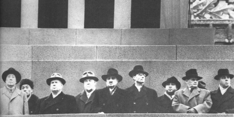 “Ambasada jonë përgjohet nga sovjetikët me anë aparaturash speciale prej 3 vitesh, që kur ajo hyri në ndërtesën e…”/ Ditari i panjohur i Enverit për ‘Mbledhjen e 81 partive’