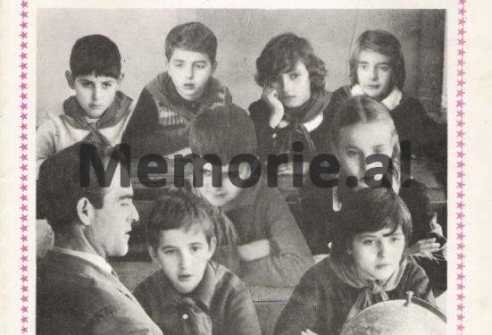 Kopertinat e 19 revistave të ilustruara që botoheshin në Shqipërinë komuniste të Enver Hoxhës /Imazhet e panjohura