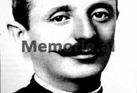 Kur patrioti kurbinas Gjin Pjetër Pervizi, me porosi të Dom Nikoll Kaçorrit, më 28 nëntor 1912, ngriti flamurin në Milot të Kurbinit