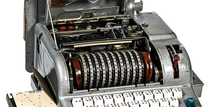 “Në ambasadën tonë në Rumani kishim ‘Dhomën e Zezë’ të mbuluar me një beze të trashë, ku Securitatea rumune…”/ Rrëfimi i rrallë i gazetarit Rezar Xhaxhiu