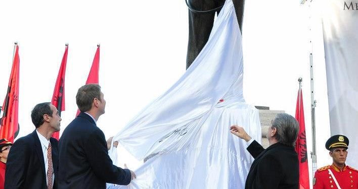 Monumentalizimi i Mbretit Zog