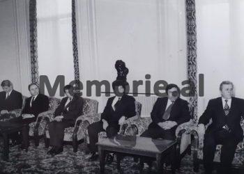 “How did the staff of our embassy in Bucharest experience the mass protests and the shooting of Ceausescu, where I…” / Rare story by journalist Rezar Xhaxhiu