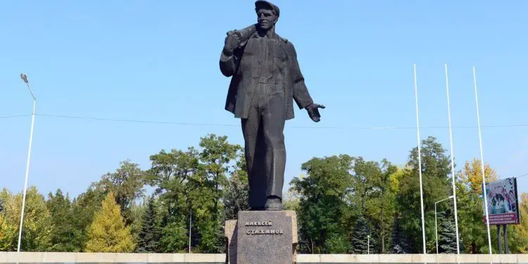 Historia e panjohur e ukrainasit, Alexey Stakhanov, minatorit nga Donbass, që frymëzoi edhe regjimin komunist në Shqipëri, për të shpikur ‘Heronjtë e Punës Socialiste’…!