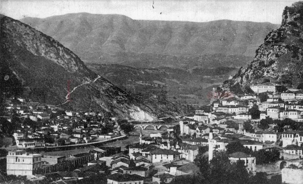 “Berati është Olimpi shqiptar dhe më ngjan shumë me Monakon, kurse Gjirokastra…”/ Reportazh i panjohur i gazetarit rumun në 1934-ën