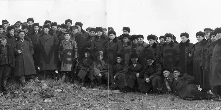 “Kur Byroja Politike dhe e gjithë udhëheqja e lartë komuniste, morri pjesë në stërvitjen e madhe që…”/ Fotot që s’u publikuan kurrë
