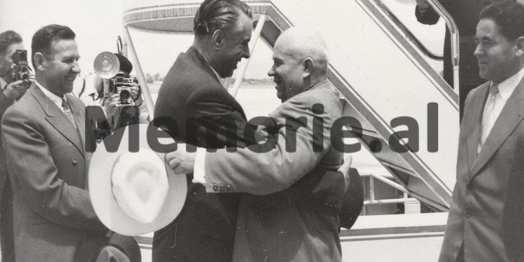 “Gjeneral-armate, Shtemenko, na priti në zyrë Petrit Dumen dhe mua, e na sugjeroi të stërviteshim për bombën atomike…”/ Dëshmia e kolonelit që e shoqëroi