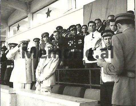 “Pasi vëzhgoi me dylbi nga maja e Sazanit, Zhukov i’u drejtua komandantit të Detit të Zi, admiralit Kudetcov, dhe i tha…”/ Dëshmia e kolonelit që e shoqëroi