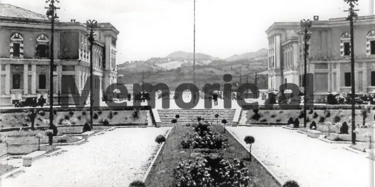 Unknown report: “In Tirana, water is brought by donkey, but everyone had their shoes polished, because”. “/ How did the Romanian journalist see the capital in 1933?