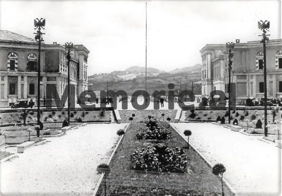 File:KF Tirana (1930).gif - Wikipedia