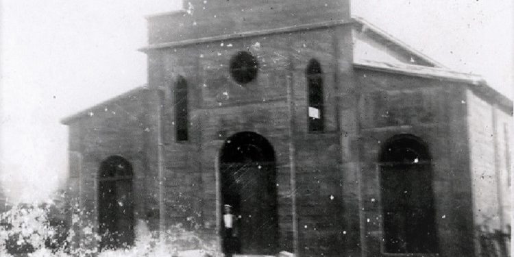 “Pjerin Kçira, gazetari dhe hetuesi i Sigurimit të Shtetit që u pushkatua, pasi deklaroi në gjyq, se ‘armët në Kishën e Shkodrës, i kishte futur…”