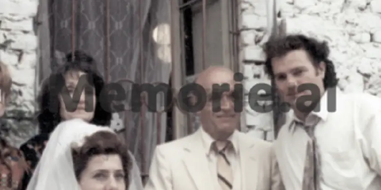 Pjeter Arbnori me Azem Hajdari