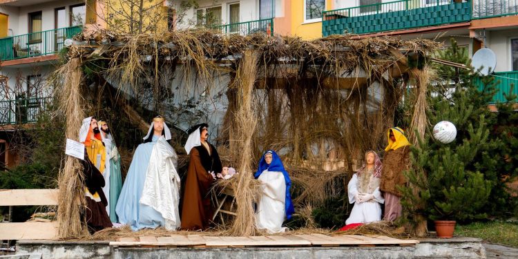 Nga periudha e komunizmit në kapitalizëm: Si ka ndryshuar dhurata me rastin e Krishtlindjeve në Poloni?!